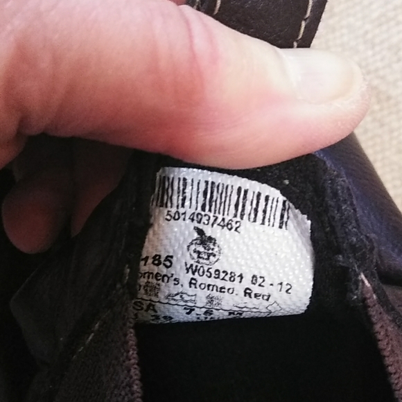 Hiking slip on boots - Picture 5 of 5